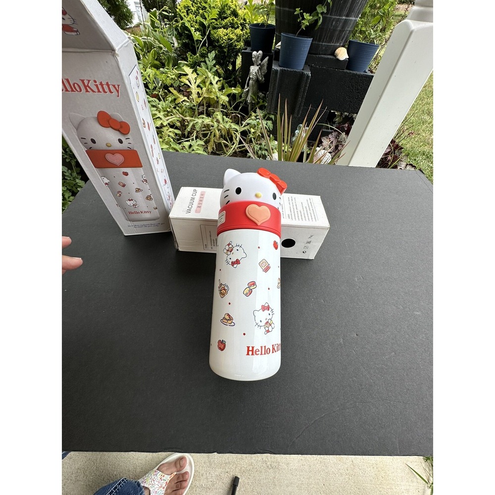 NIB Hello Kitty Sanrio Vacuum cup for water or liquid 350 ml Very Cute US Seller